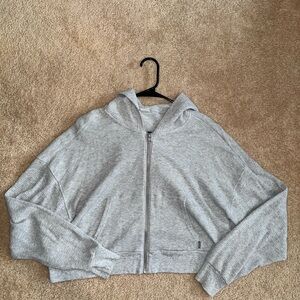 Womens Aritzia TNA sweatshirt size 2